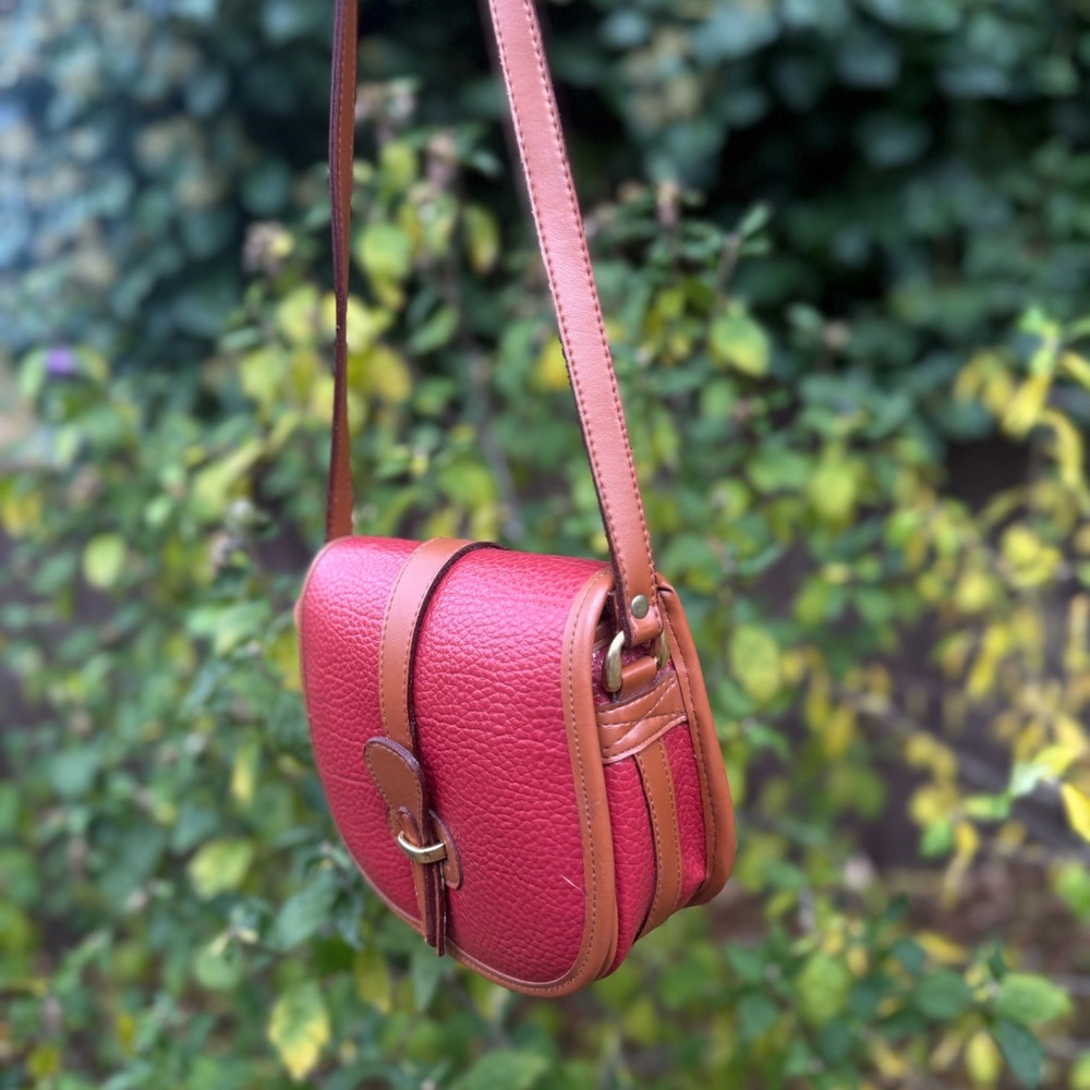 Dooney & Bourke Vintage Tack Bag Leather Red Tan Crossbody Pre Tag - Picture 6 of 9